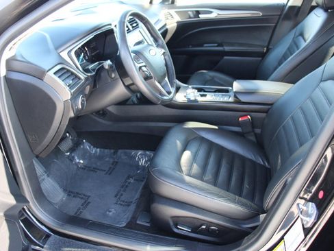 Used 2018 Ford Fusion Energi SE image 11