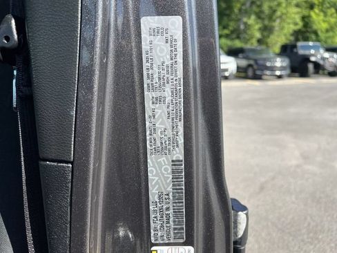 Used 2022 Jeep Gladiator Sport AWD/4WD image 34