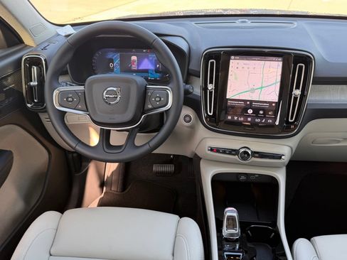 New 2026 Volvo XC40 B5 Ultra w/ Protection Package Premier AWD/4WD image 9