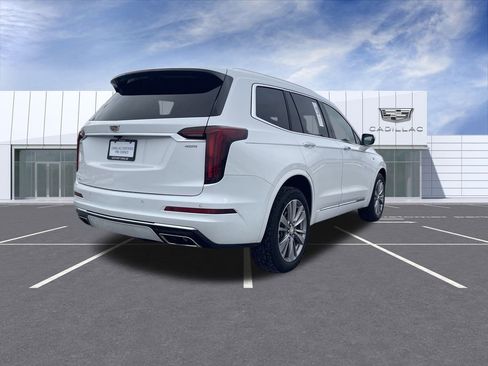 Certified 2023 Cadillac XT6 Premium Luxury image 8