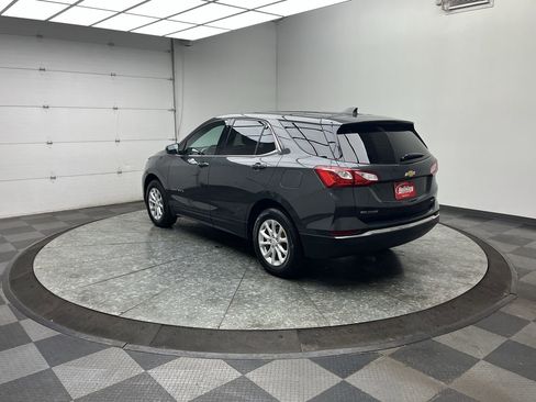 Used 2019 Chevrolet Equinox LT image 2