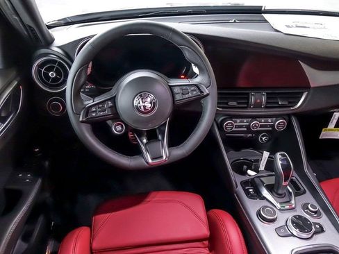 New 2025 Alfa Romeo Giulia AWD w/ Veloce Package AWD image 13
