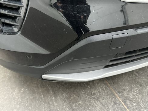 Used 2023 Cadillac XT4 Premium Luxury image 3