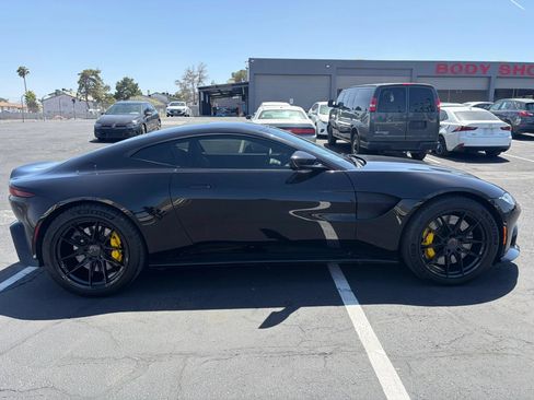 Used 2019 Aston Martin V8 Vantage Coupe RWD image 4