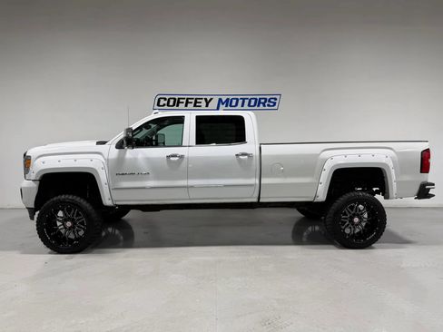 Used 2019 GMC Sierra 3500 Denali w/ Duramax Plus Package AWD/4WD image 3