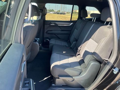 Used 2025 GMC Acadia Elevation image 30