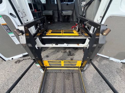 Used 2014 Ford E-250 and Econoline 250 Extended w/ Power Group RWD image 49