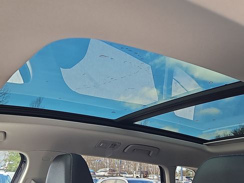 New 2026 Volkswagen Taos SE image 6