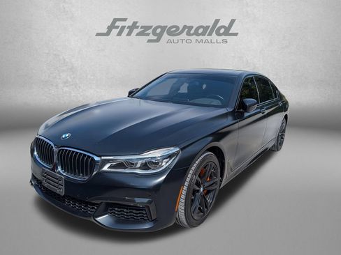 Used 2018 BMW 750i xDrive AWD/4WD image 2