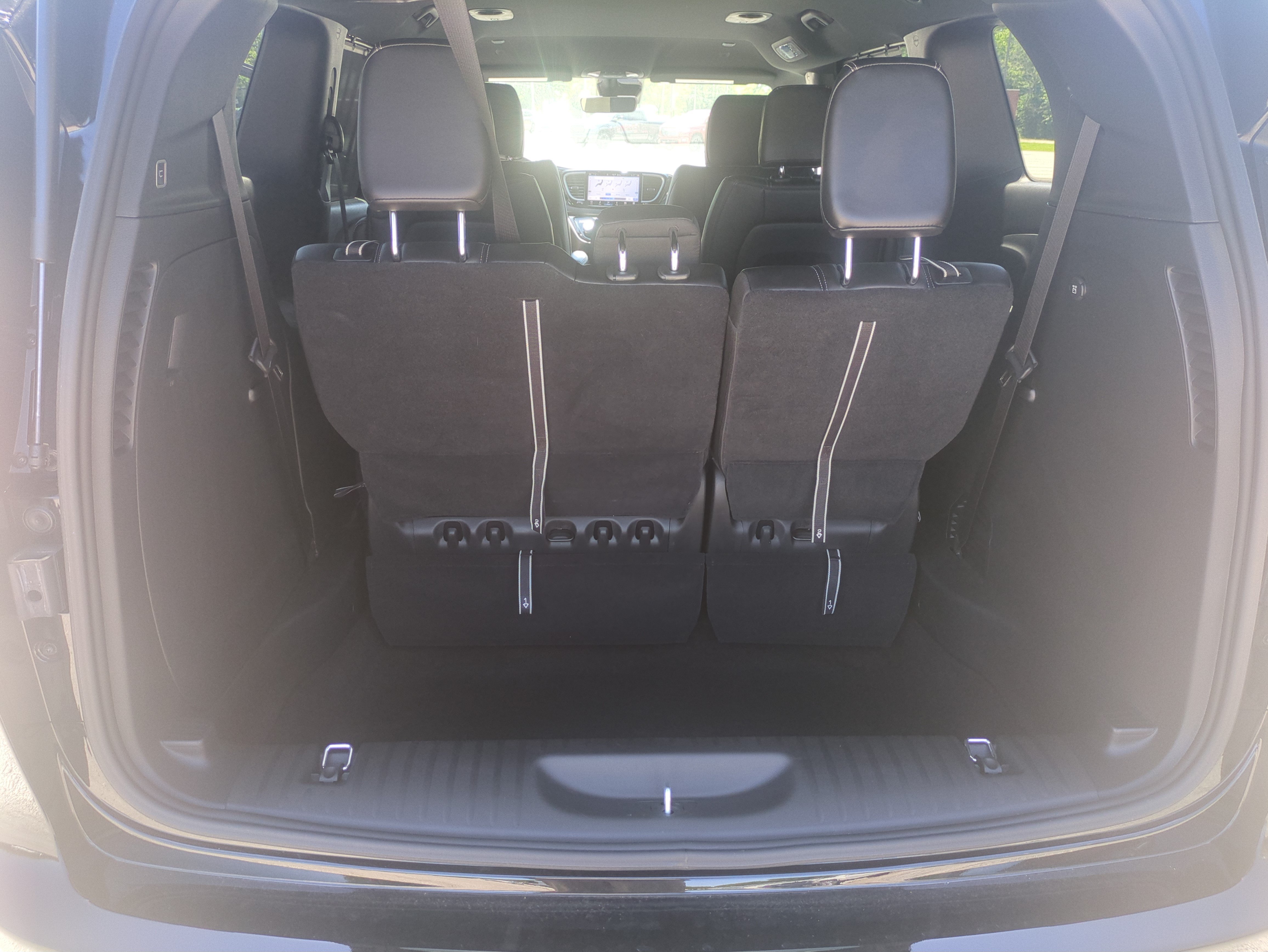 Used 2026 Chrysler Voyager LX FWD image 30