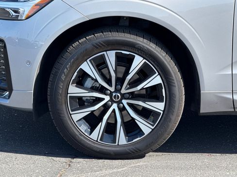 Used 2023 Volvo XC60 B5 Plus AWD/4WD image 25