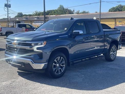 Used 2024 Chevrolet Silverado 1500 LT AWD/4WD image 7