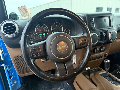 Used 2011 Jeep Wrangler Unlimited Sahara w/ Dual Top Group image 21