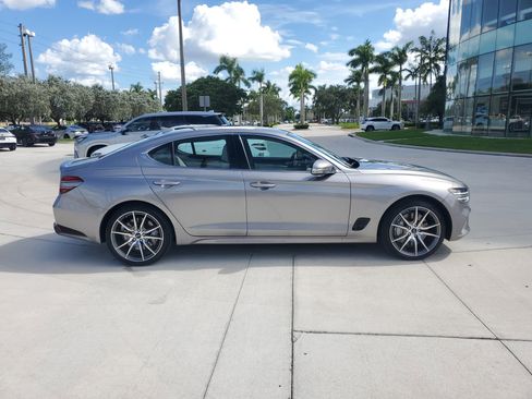 Used 2025 Genesis G70 2.5T image 12