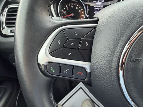 Used 2019 Jeep Compass Latitude FWD image 17