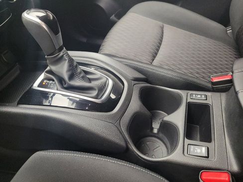 Used 2020 Nissan Rogue SV AWD/4WD image 26