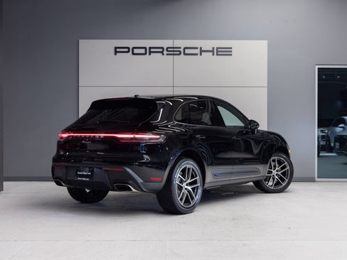 Certified 2026 Porsche Macan AWD/4WD image 7
