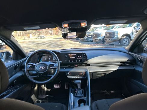 Certified 2025 Hyundai Elantra Sport image 24
