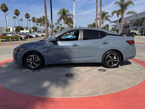 Used 2025 Nissan Sentra SV FWD image 5
