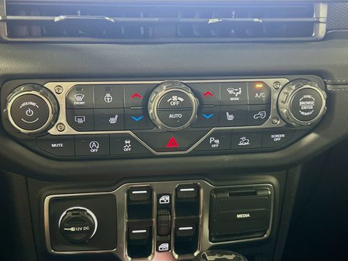New 2026 Jeep Wrangler Unlimited Rubicon AWD/4WD image 16