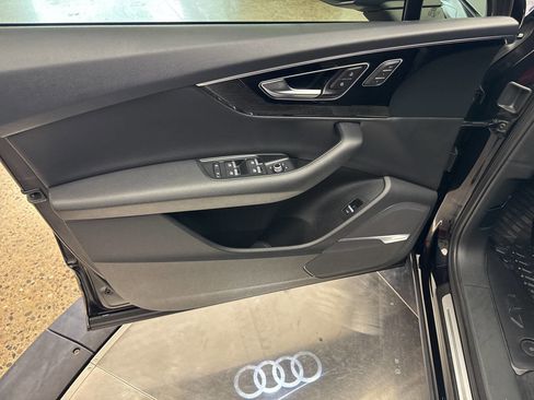 Used 2018 Audi Q7 3.0T Prestige w/ Prestige Package AWD/4WD image 17