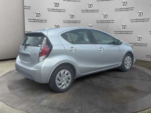 Used 2016 Toyota Prius C One FWD image 5