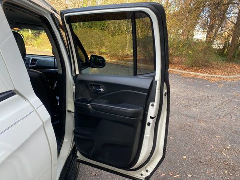 Used 2017 Honda Ridgeline RTL image 19