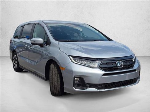 Certified 2026 Honda Odyssey EX-L image 3