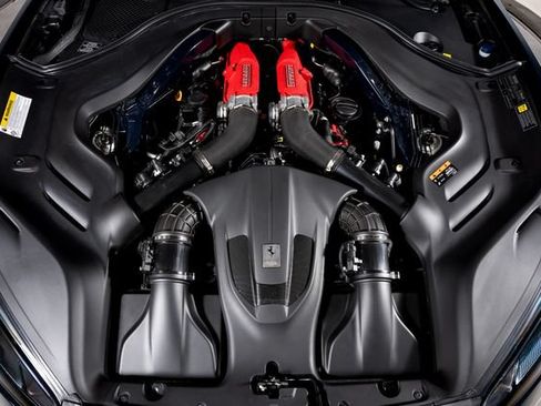 Certified 2022 Ferrari Portofino M RWD image 16