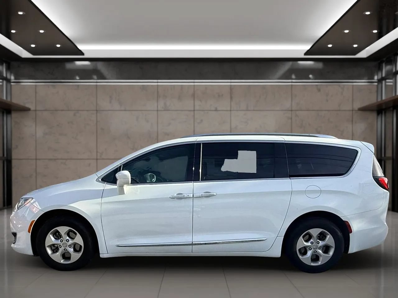 Used 2017 Chrysler Pacifica Touring-L Plus FWD image 6
