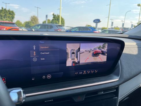 Used 2024 Buick Envision Sport Touring image 18