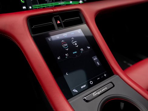 Used 2023 Porsche Taycan image 48