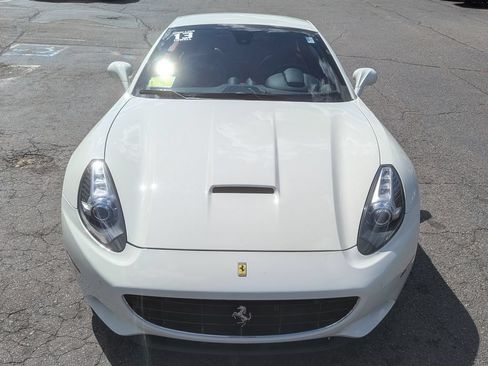 Used 2013 Ferrari California RWD image 3