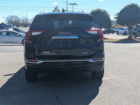 Used 2023 GMC Terrain Denali image 4