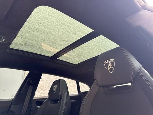 Used 2020 Lamborghini Urus image 15