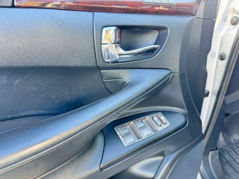 Used 2011 Lexus LX 570 4WD w/ Luxury Pkg image 11
