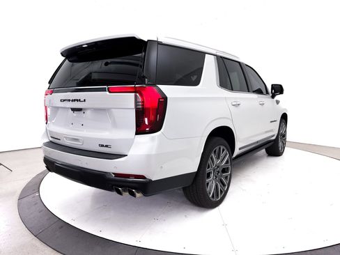 Used 2025 GMC Yukon Denali Ultimate AWD/4WD image 34
