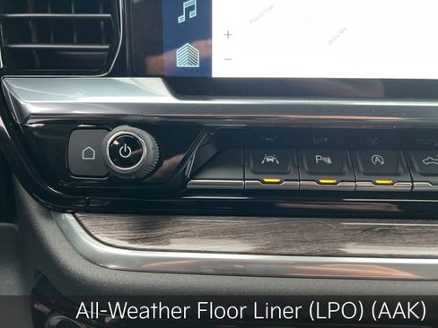 Used 2025 Chevrolet Silverado 1500 LTZ image 21