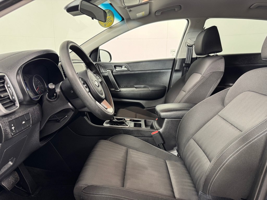 Used 2020 Kia Sportage LX AWD/4WD image 12