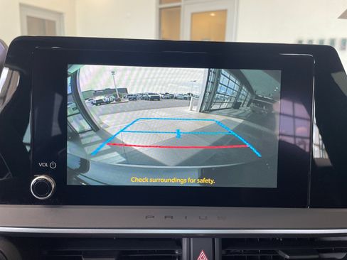 Certified 2026 Toyota Prius Plug-In Hybrid FWD image 29