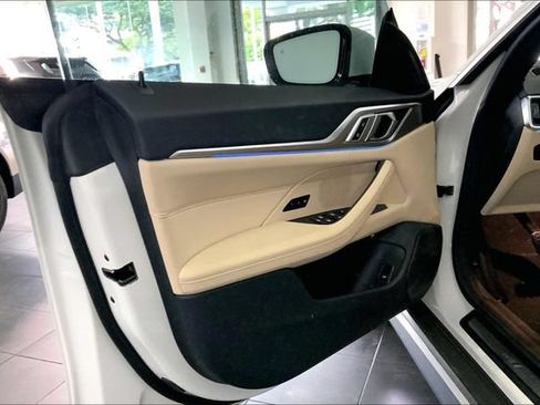 Used 2023 BMW i4 eDrive35 RWD image 10