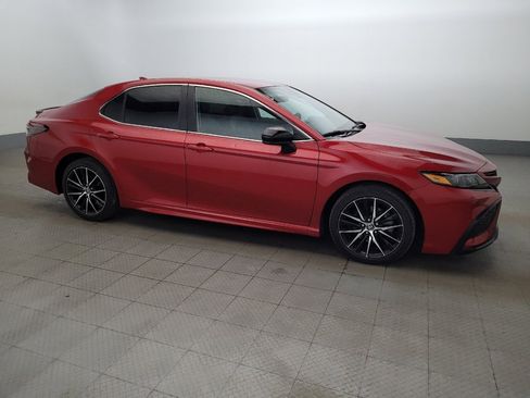 Used 2021 Toyota Camry SE image 11