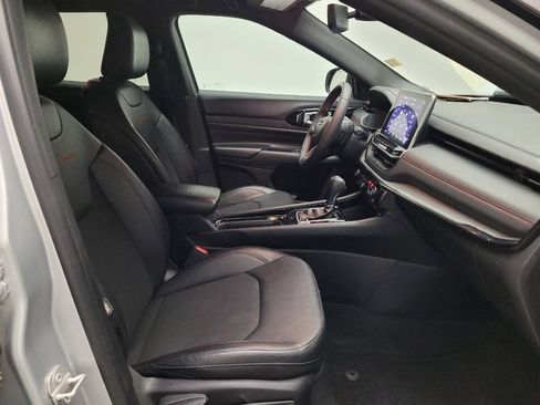 Used 2024 Jeep Compass Trailhawk image 21