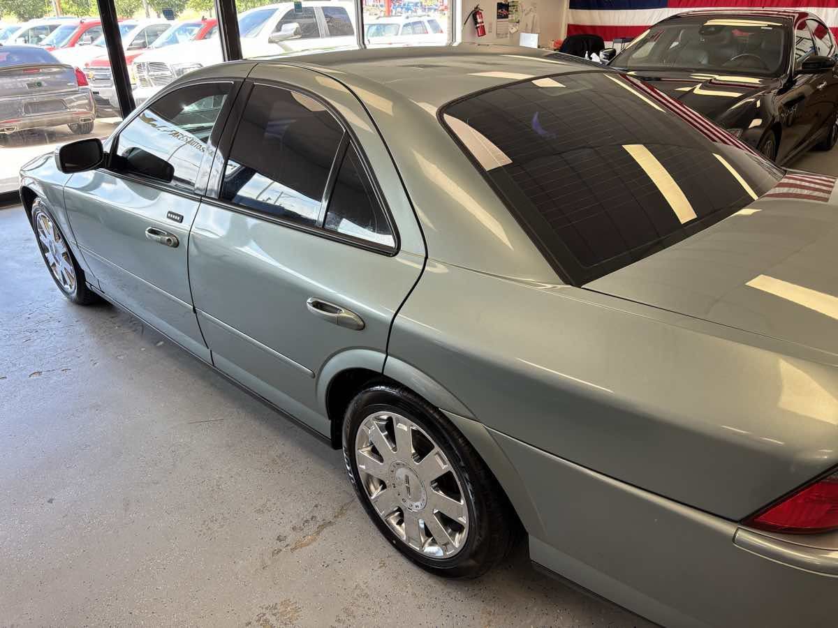Used 2004 Lincoln LS RWD image 12