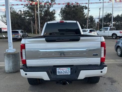 Used 2017 Ford F350 Platinum w/ Platinum Ultimate Package image 4