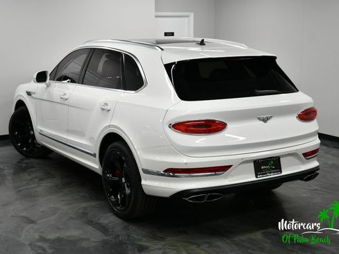 Used 2023 Bentley Bentayga AWD/4WD image 9