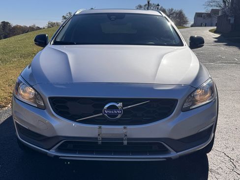 Used 2016 Volvo V60 T5 Cross Country w/ Convenience Package image 5