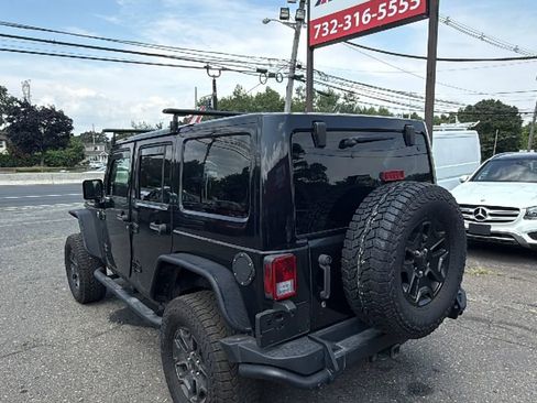 Used 2016 Jeep Wrangler Unlimited Sahara image 7