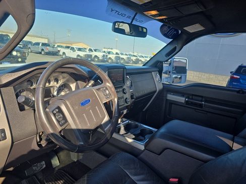 Used 2014 Ford F550 4x4 Crew Cab Super Duty w/ Lariat Interior Package image 21