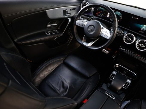 Used 2020 Mercedes-Benz CLA 250 image 25